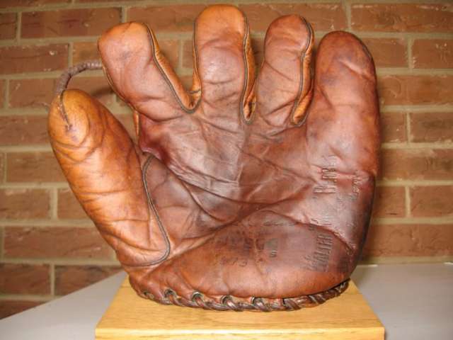 Wally Berger Davega D73 Front